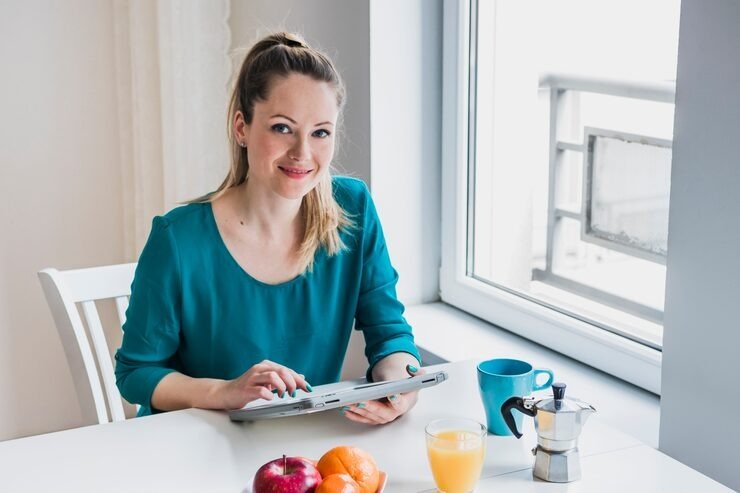 Online Nutritionist live consultation with a doctor for a diet plan and nutrition management